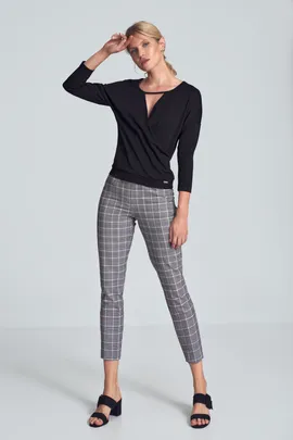 Czarna bluzka damska z dekoltem w serek M710 rozmiar L