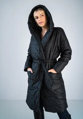 Elegancki czarny płaszcz puchowy z kapturem na zimę M929 rozmiar L/XL